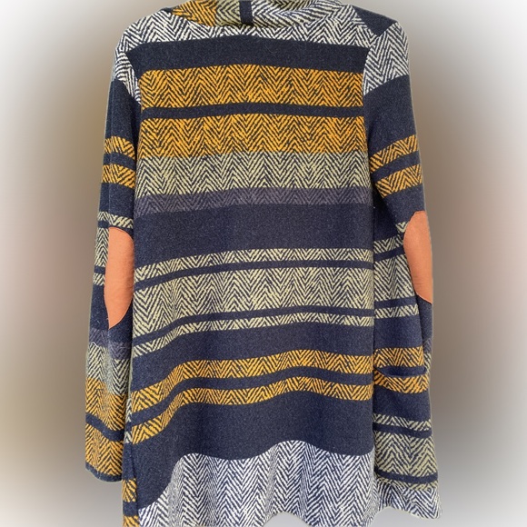 Eloges Women's Chevron Cardigan - Navy and Gold - Picture 4 of 5